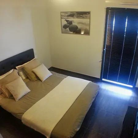 T3 Standing Bord De Apartment *